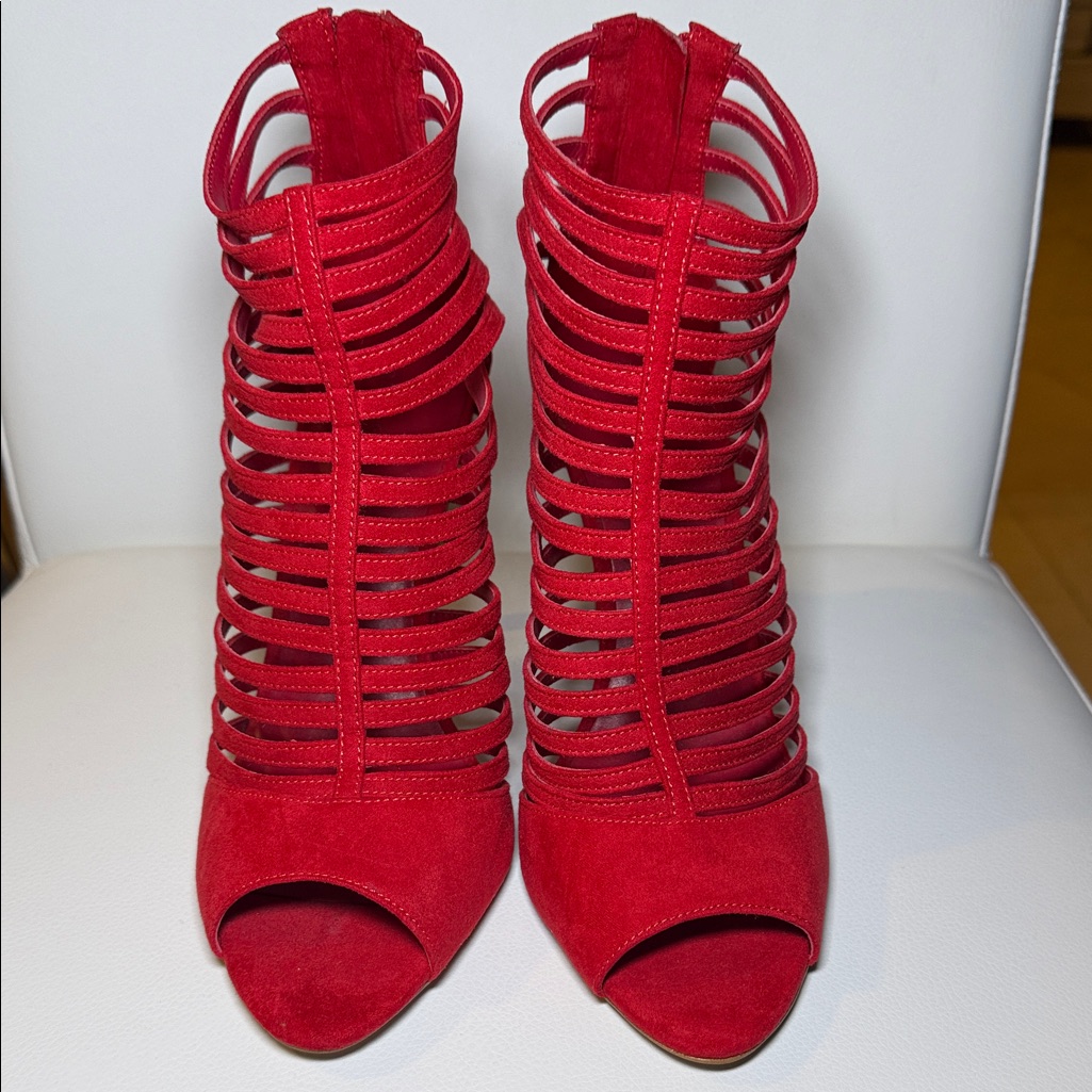 Brand New  Zara Heels  Red  Size 39